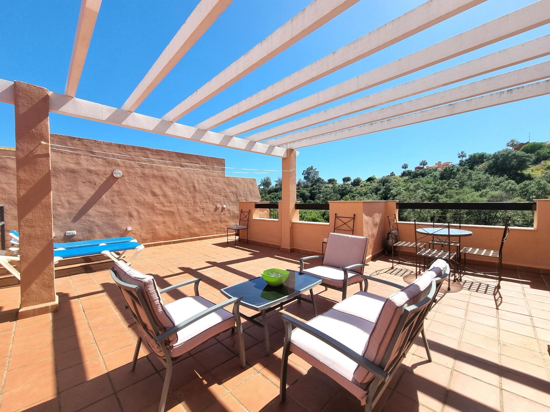 Penthouse met zeezicht en groot terras. – Marbella
