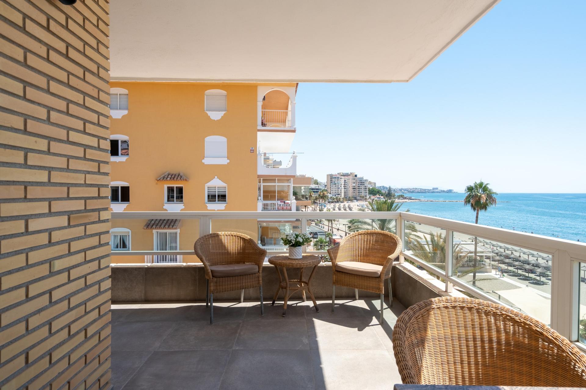 Pracht appartement 1e lijn strand Fuengirola. – Fuengirola